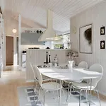 Alethe - 1km From The Sea By Interhome *