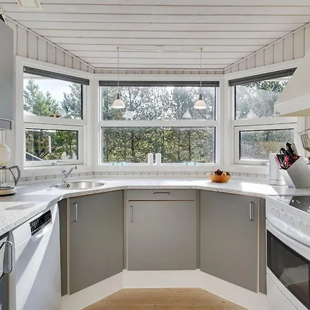 Alethe - 1km From The Sea By Interhome *